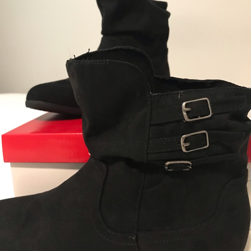 NIB True Craft women’s slip on ankle booties